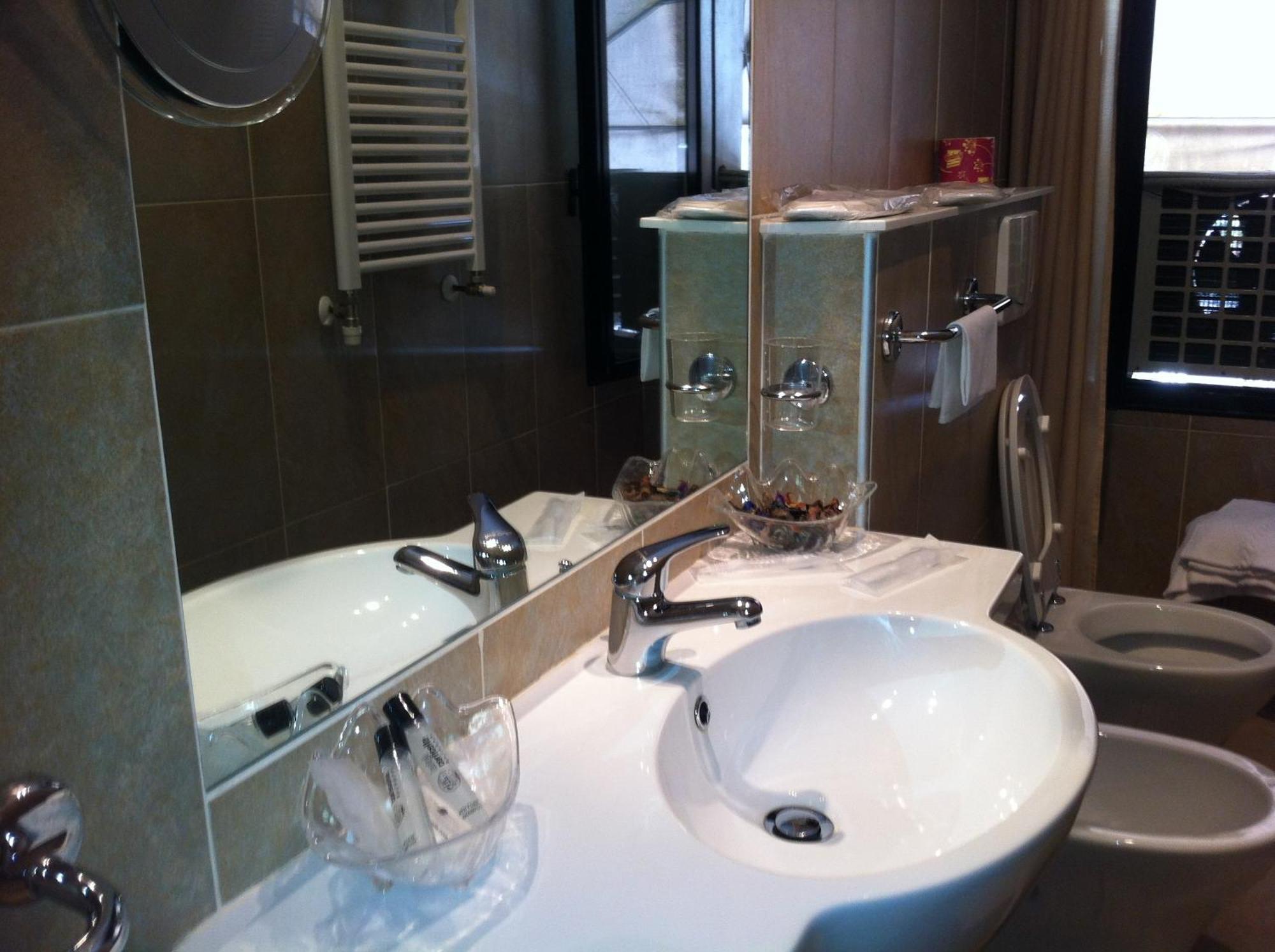 בולוניה Hotel Corticella מראה חיצוני תמונה
