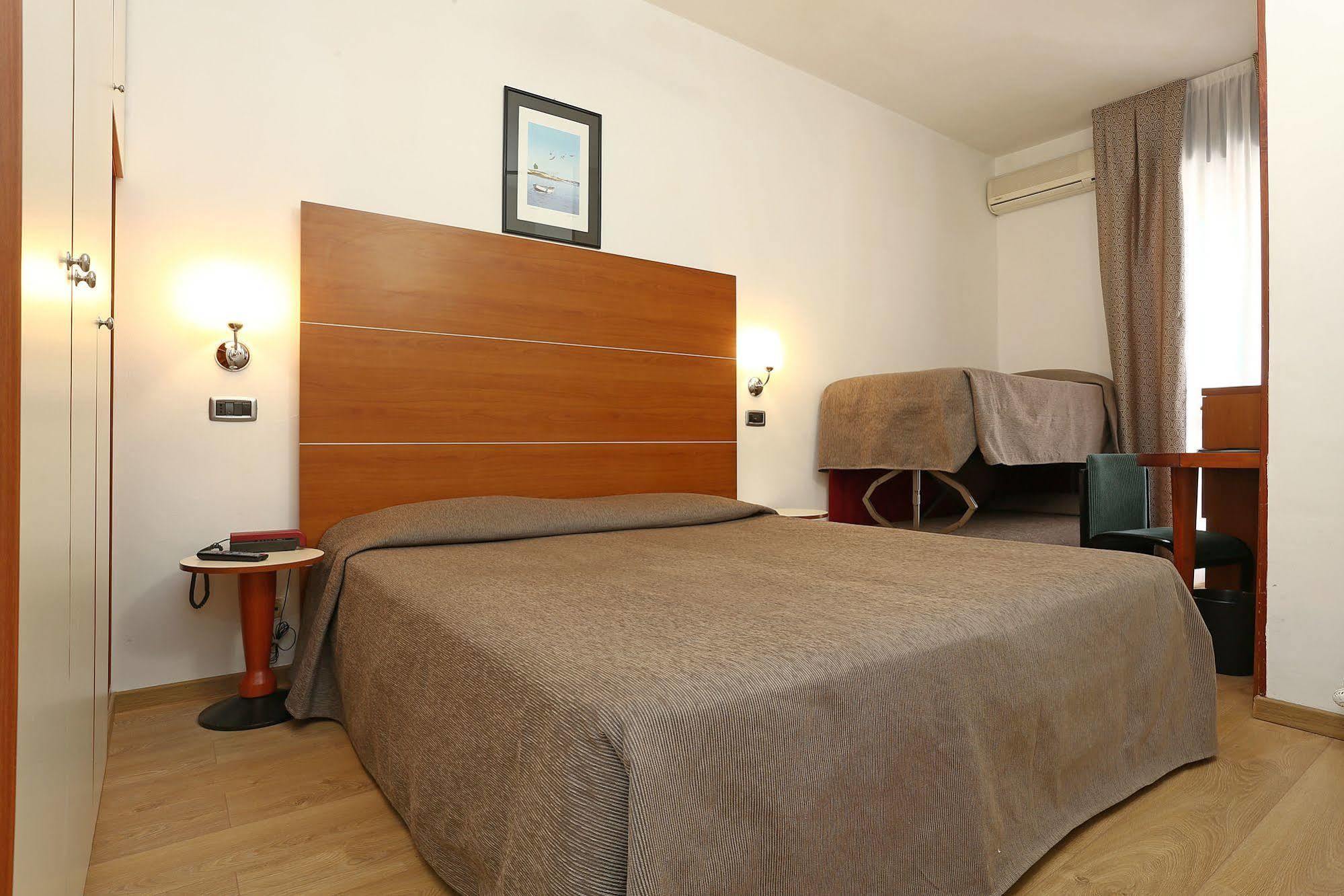 בולוניה Hotel Corticella מראה חיצוני תמונה